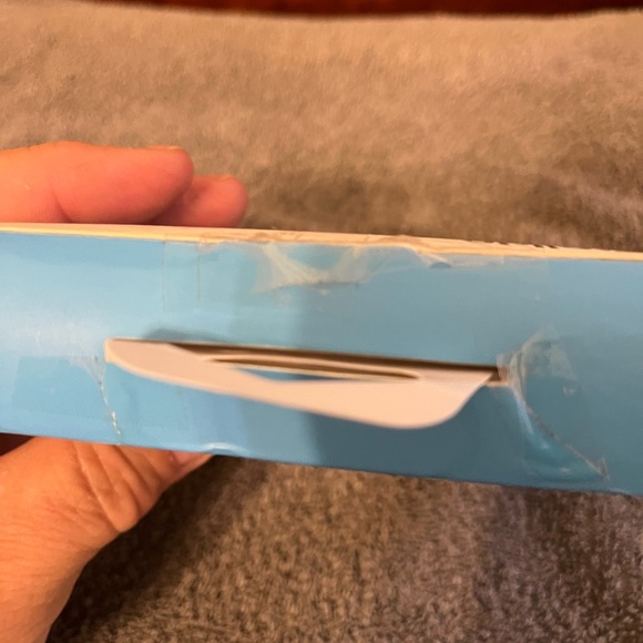 Bellingham Swivel Wall Charger - Picture 2 of 5